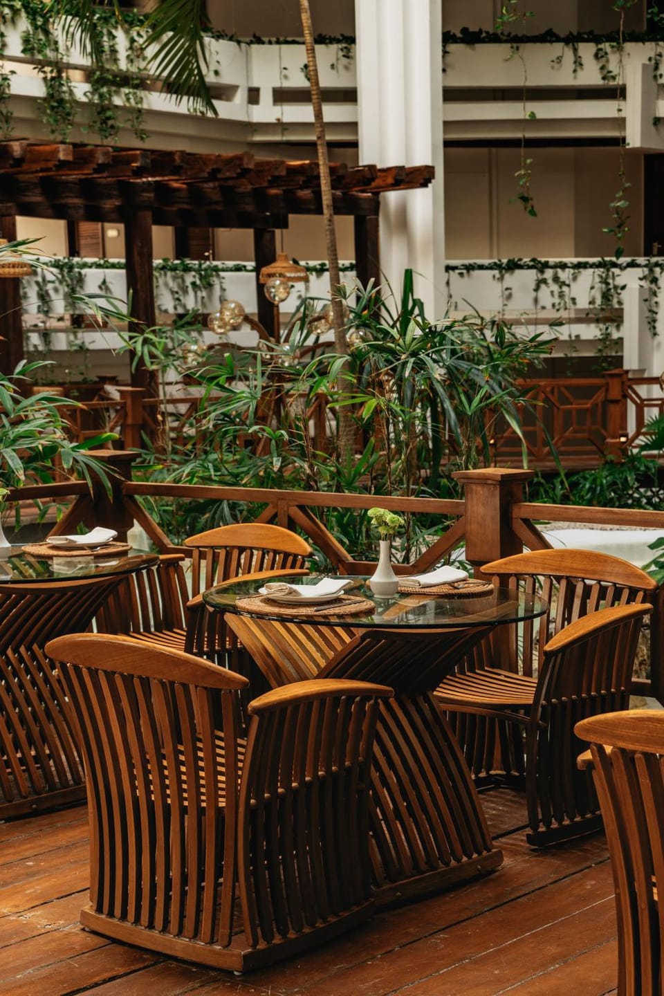 Restaurant/places to eat, Dining area