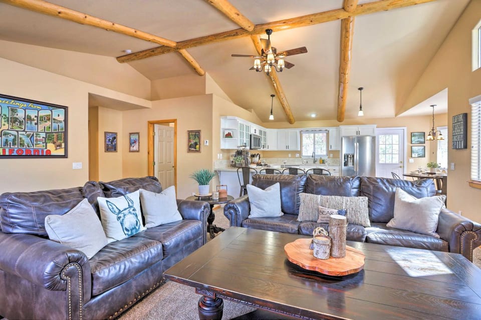 Pet-Friendly Big Bear Cabin ~ 6 Mi to Ski Resorts! Cabin in Southern California