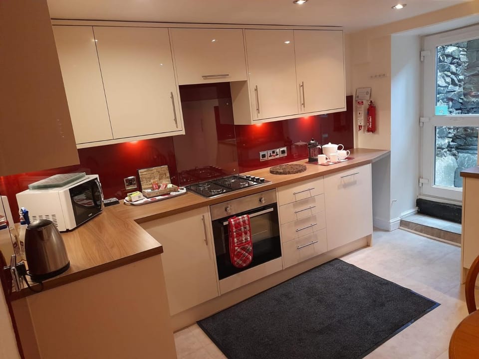The Garden Flat Apartment in Windermere