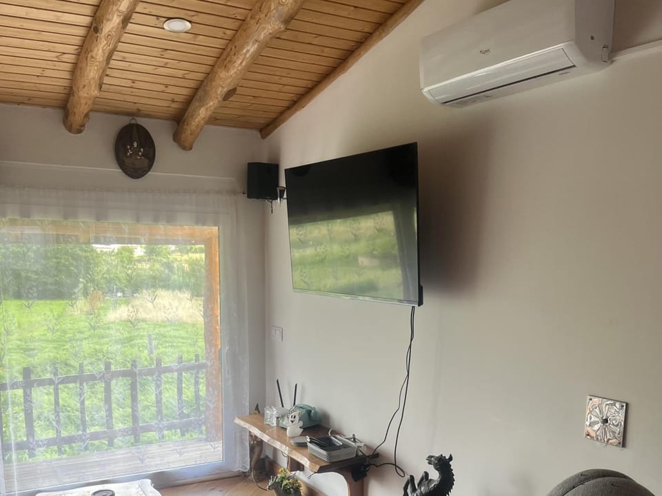 1 bed - Sleeps 4 - Pets - Balcony - Mtn View House in Coimbra District, Portugal