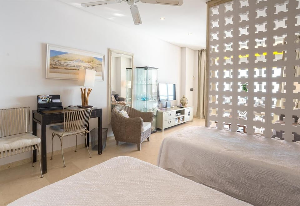 Living room, Bedroom