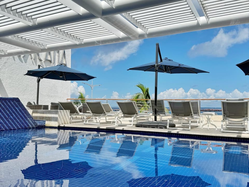 Day, Balcony/Terrace, Pool view, Sea view, Swimming pool, sunbed