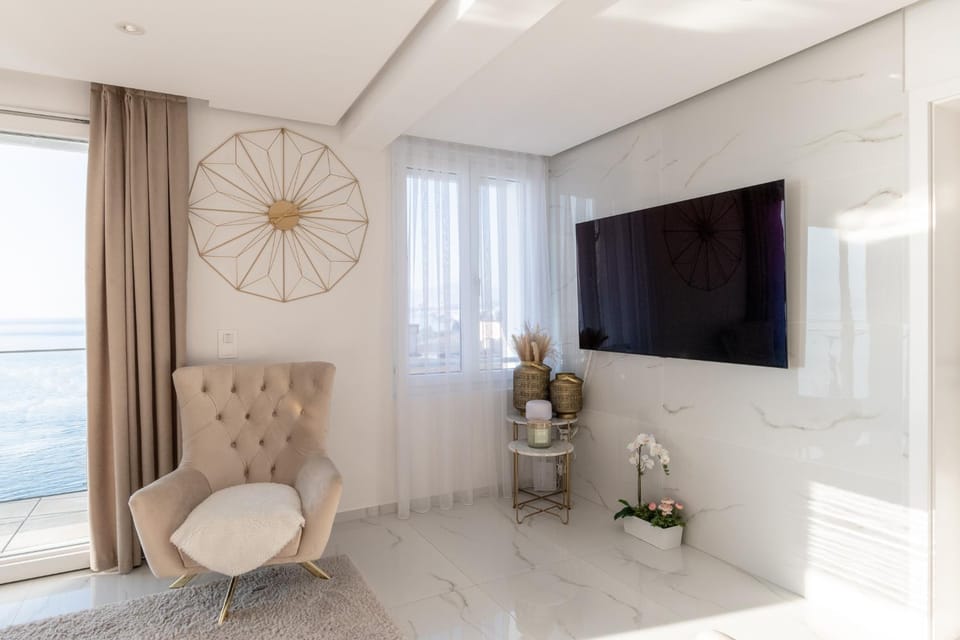 Sunset Home, Appartement de luxe front de lac Apartment in Montreux