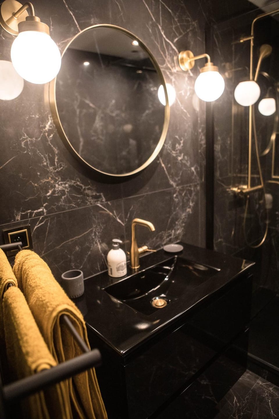 Superbe Appartement avec Jacuzzi... Apartment in Villefranche-sur-Saone