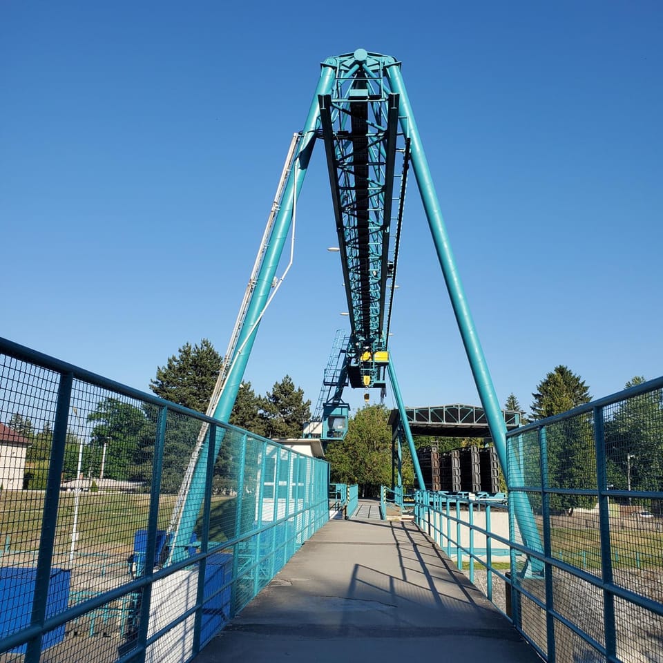 Nearby landmark, Neighbourhood