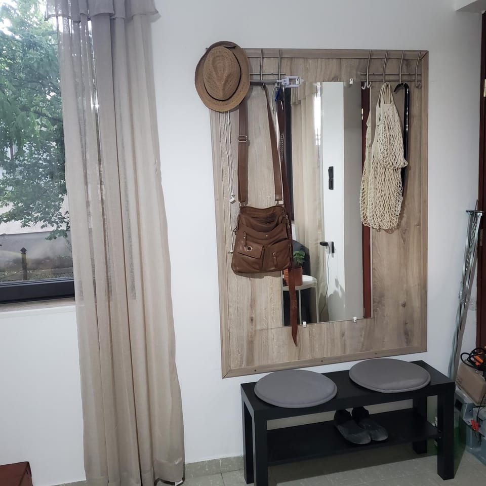 Facade/entrance, Dining area