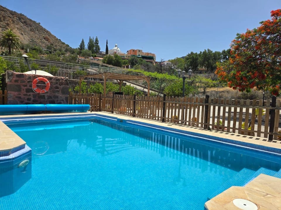casa rural LA LIMERA con piscina privada Chalet in Comarca Sur