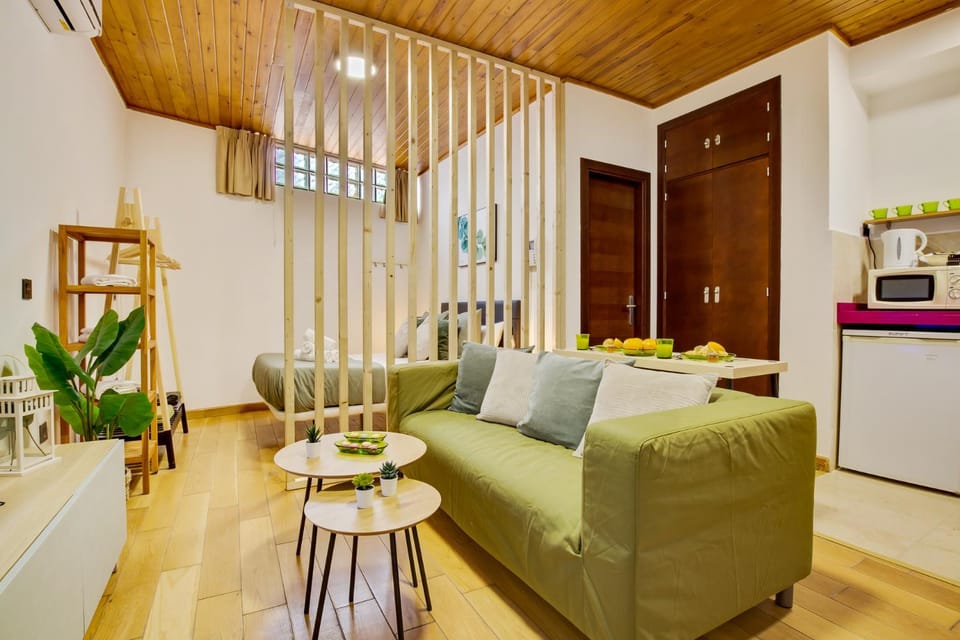 Living room, Photo of the whole room