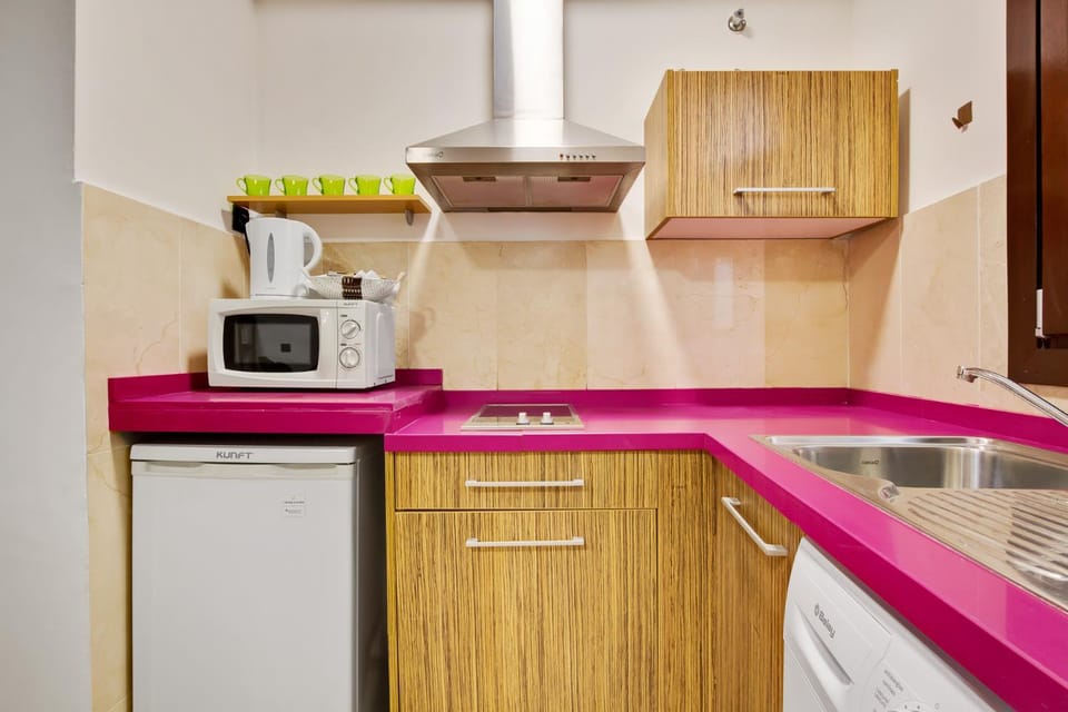 minibar, kitchen