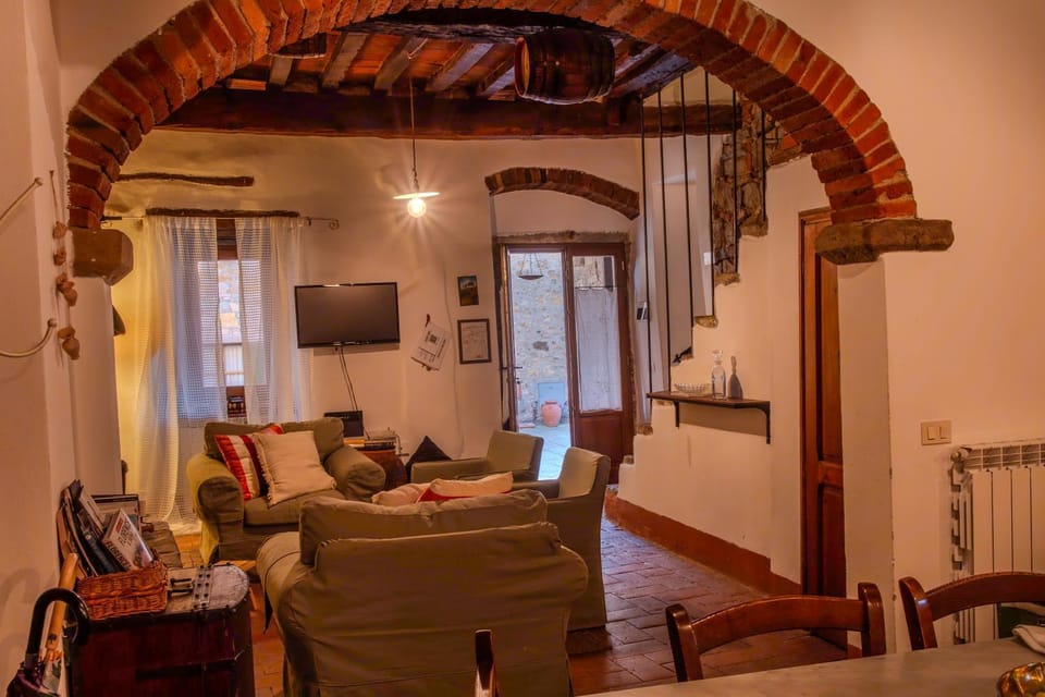 TV and multimedia, Living room, Seating area