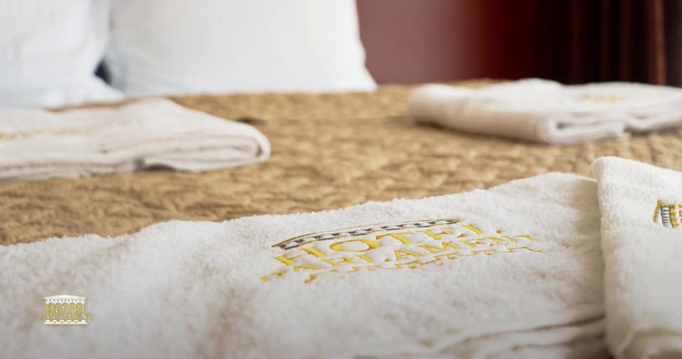 Bed, Photo of the whole room, Bedroom, towels
