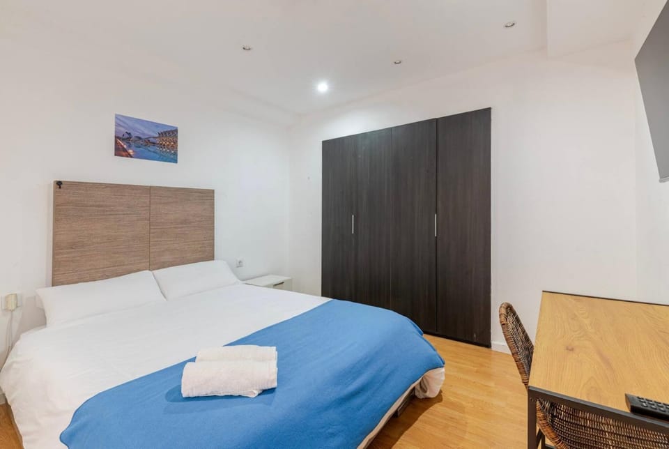 Bed, Photo of the whole room, Bedroom, towels, wardrobe