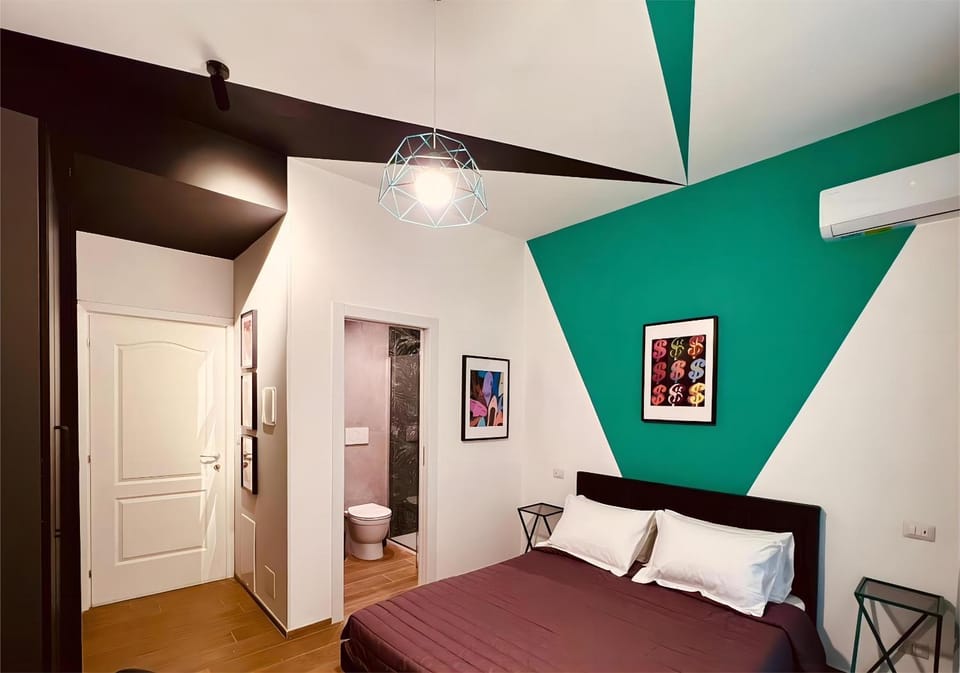 Photo of the whole room, Bedroom