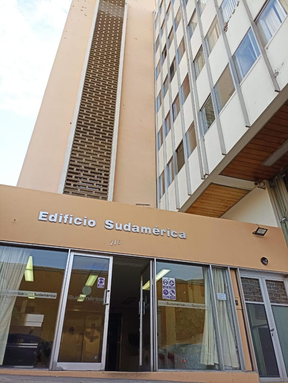 Facade/entrance