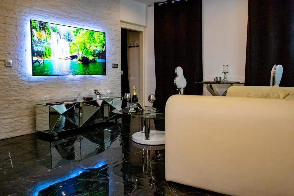 La Duchesse 1976 - Love Room Spa Apartment in Vernon