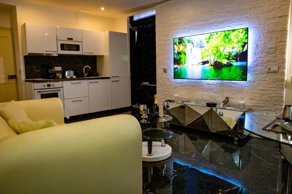 La Duchesse 1976 - Love Room Spa Apartment in Vernon