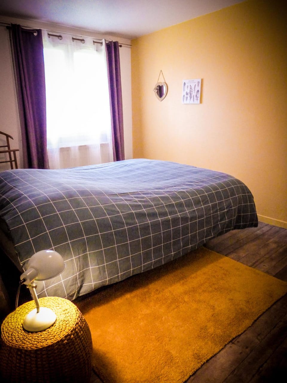 Photo of the whole room, Bedroom