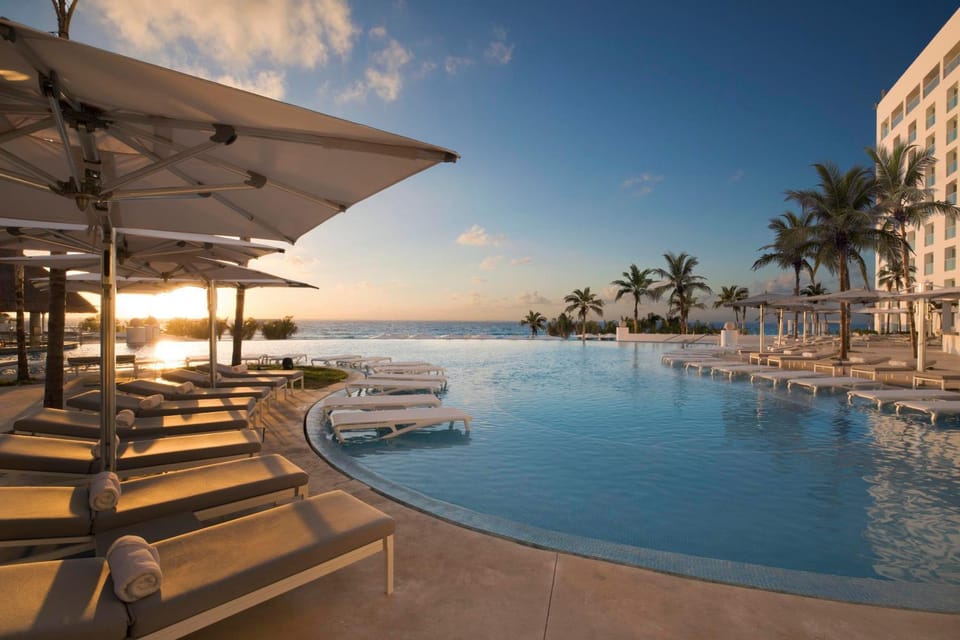 Pool view, Swimming pool
