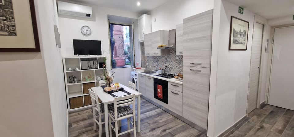 Dining area, minibar, pet friendly, stove