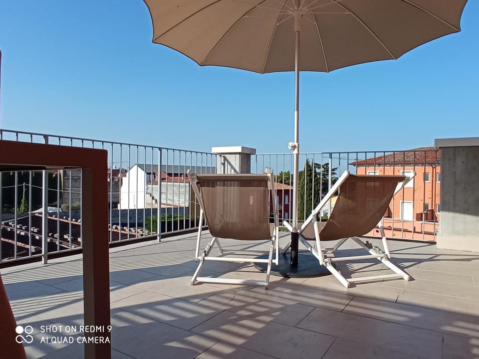 Vialeromadodici Rooms & Apartments Bed and Breakfast in Lazise