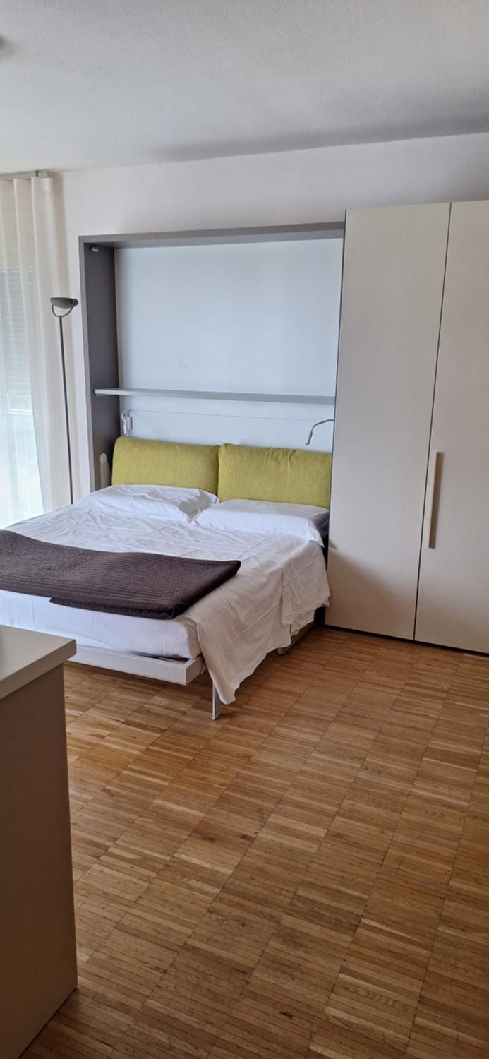 Vialeromadodici Rooms & Apartments Bed and Breakfast in Lazise