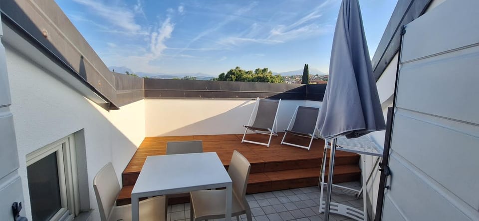 Vialeromadodici Rooms & Apartments Bed and Breakfast in Lazise