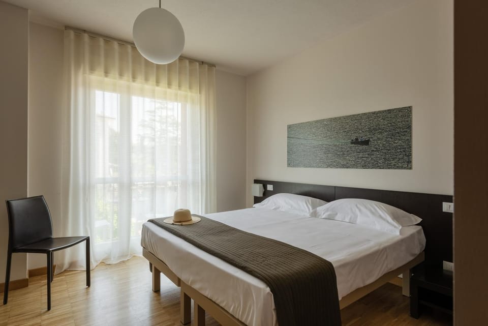Vialeromadodici Rooms & Apartments Bed and Breakfast in Lazise