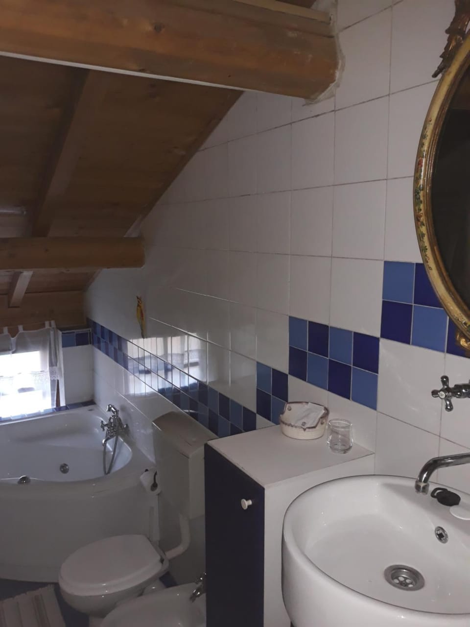 Hot Tub, Bathroom
