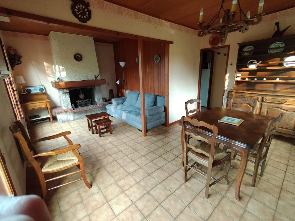 Communal lounge/ TV room, Living room, Seating area