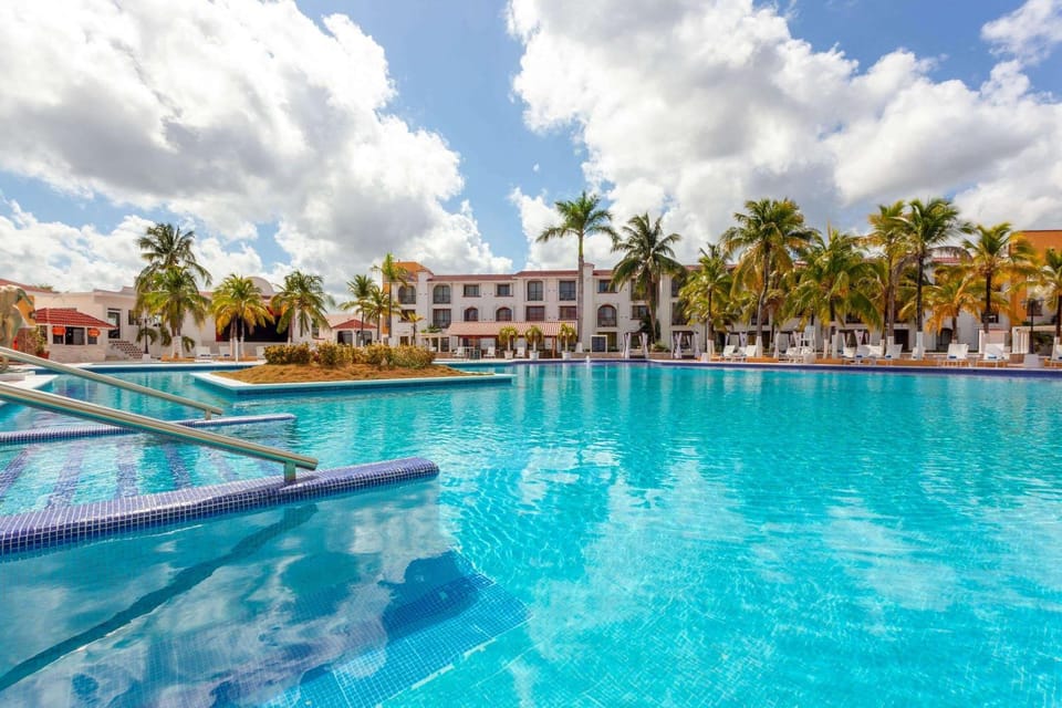 Activities, On site, Pool view, Swimming pool, Swimming pool