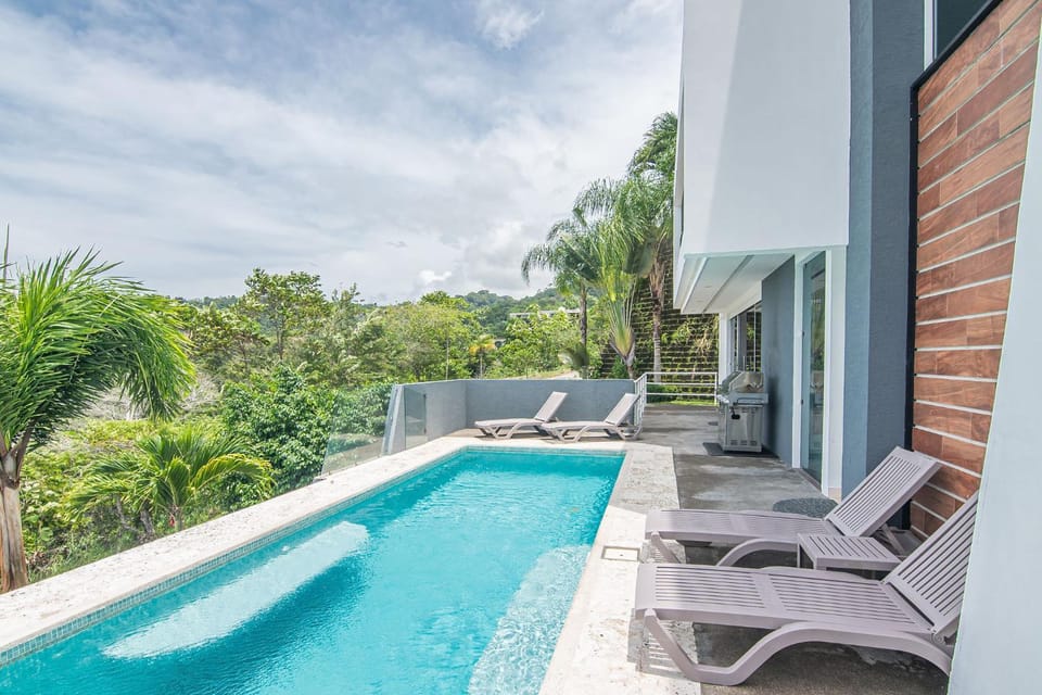 Balcony/Terrace, Swimming pool