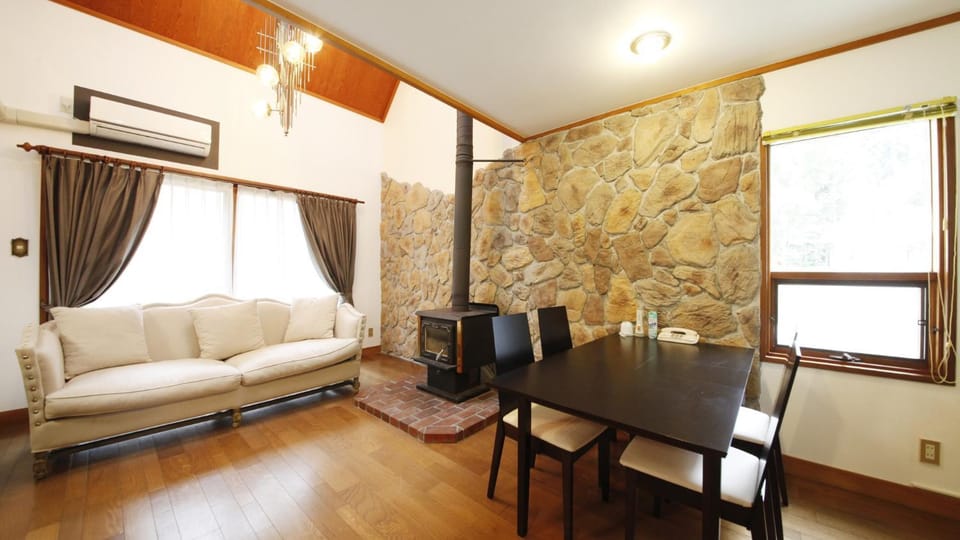 Cottage Hotel Fenice Hakuba 2-Bedroom house - 1km to Hakuba Goryu Hotel in Hakuba