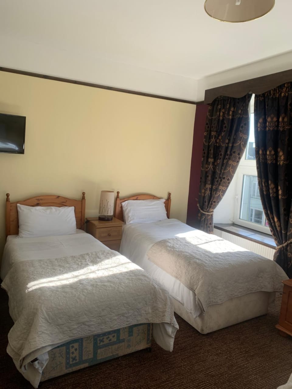 Buggle's Pub and Accommodation Bed and Breakfast in County Clare