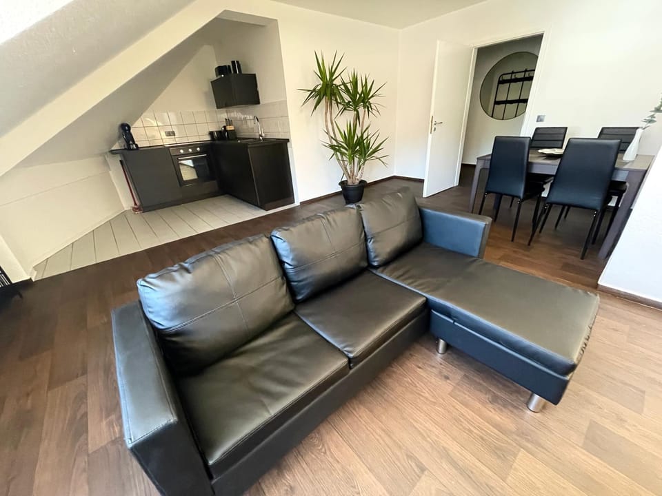 Living room, Seating area, Dining area, kitchen, kitchen