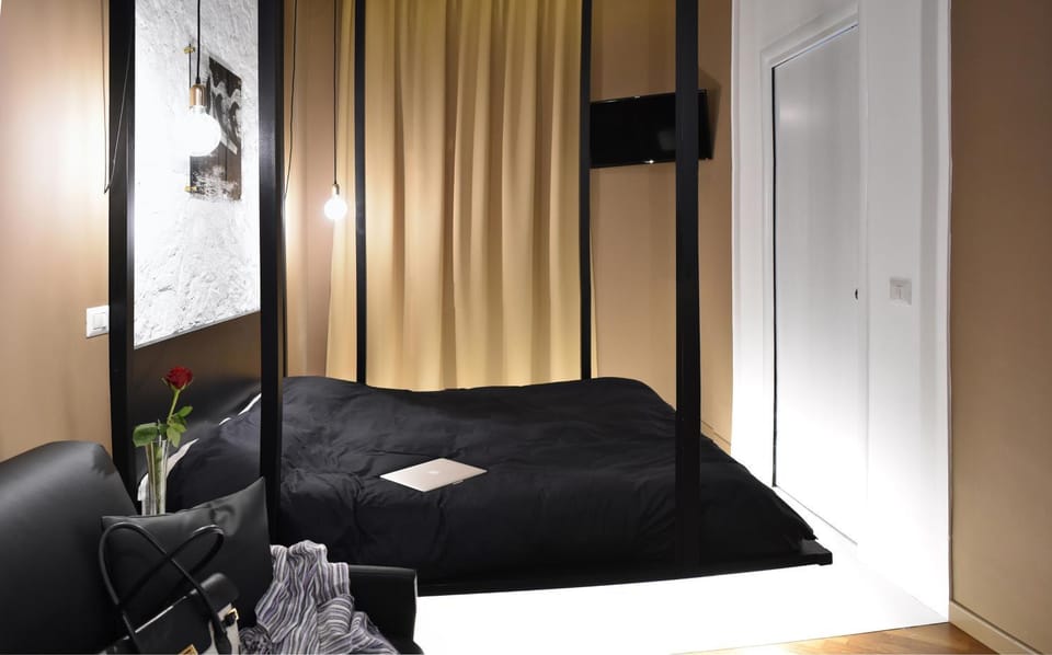 Bed, Photo of the whole room, Bedroom