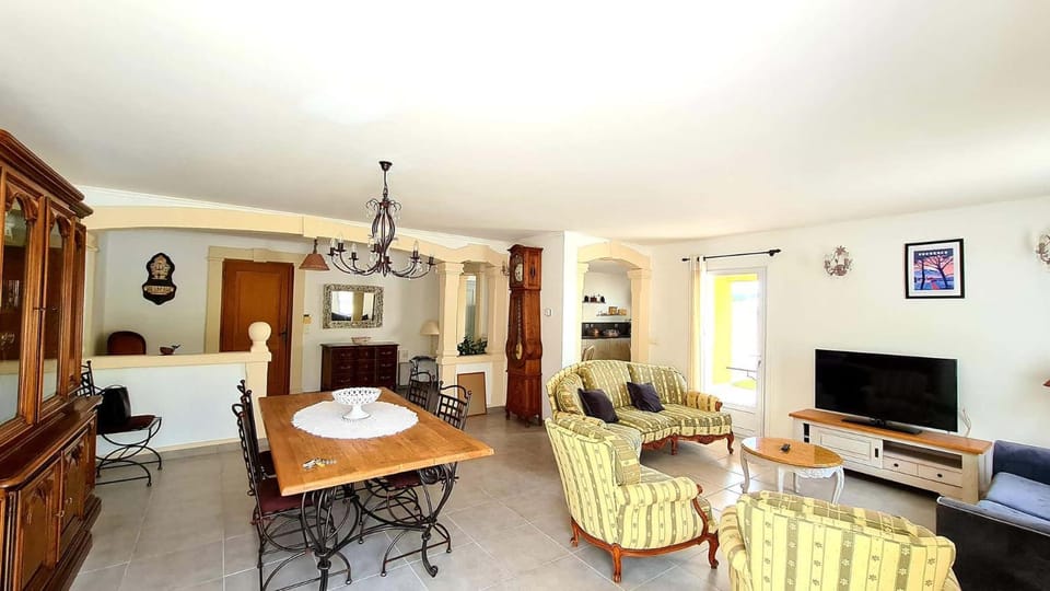 TV and multimedia, Living room, air conditioner