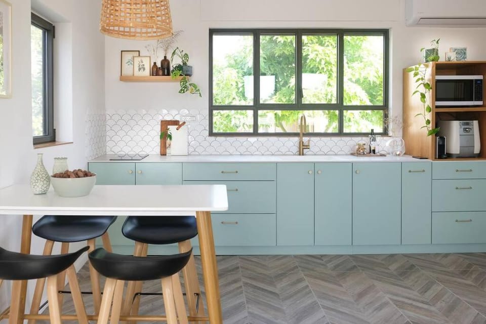 Coffee/tea facilities, Kitchen or kitchenette, Dining area