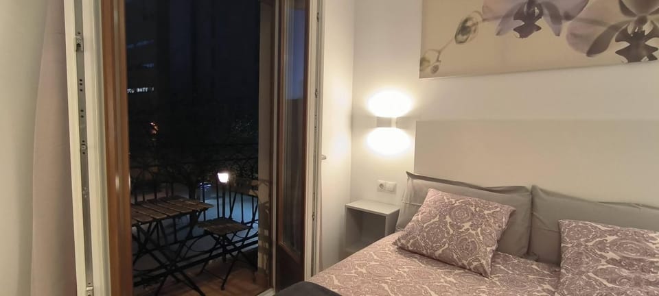 Bed, Night, Bedroom