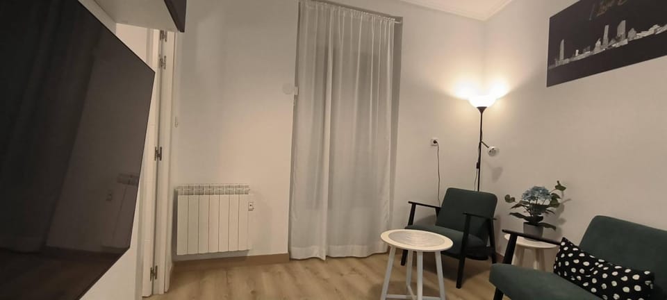 Living room, Seating area, internet