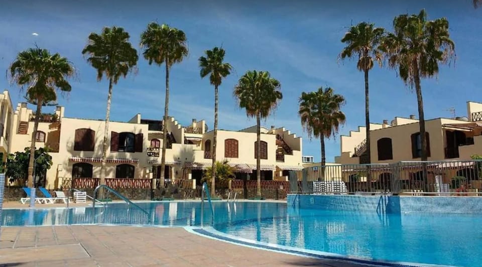 Day, Pool view, Swimming pool, sunbed