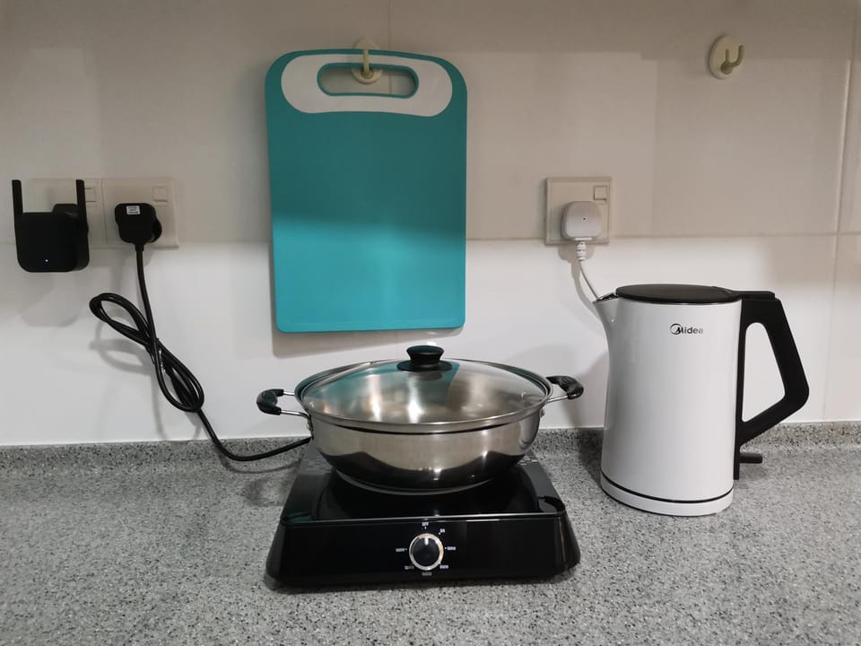 Coffee/tea facilities, stove, kitchen