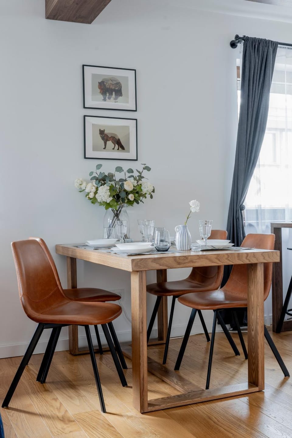 Decorative detail, Dining area, Breakfast, Dinner, Alcoholic drinks