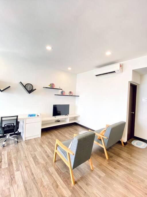 Cozy & Private Studio for 2 Pax, landmark residence 2, Sg Long, UTAR, 6 Min to MRT, C180 Apartment in Negeri Sembilan, Malaysia