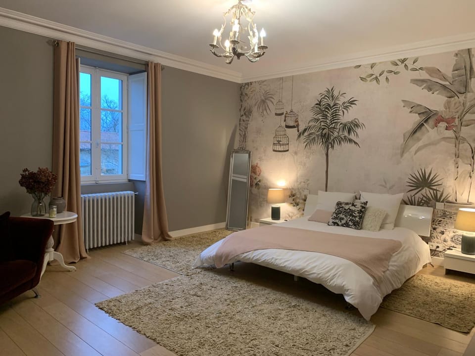 Photo of the whole room, Bedroom, internet, internet
