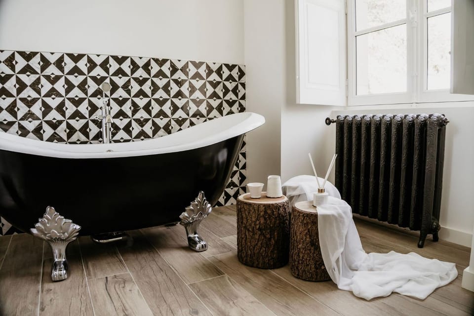 Bathroom, Bath, towels