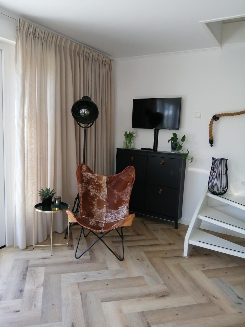 TV and multimedia, Seating area