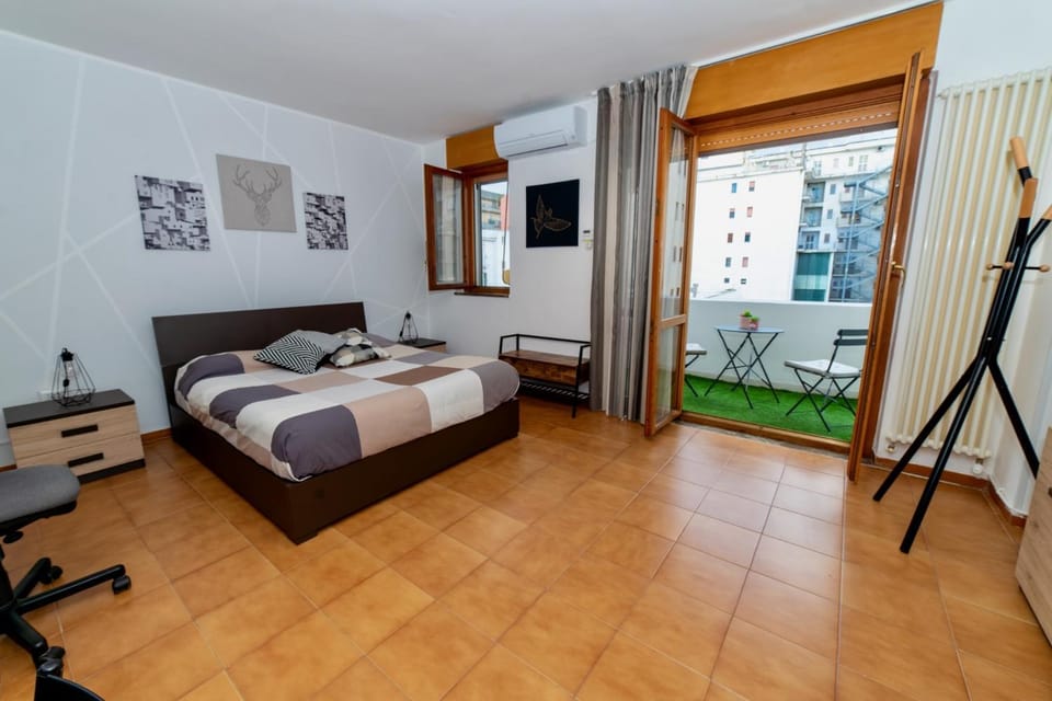Bed, Photo of the whole room, Bedroom, air conditioner