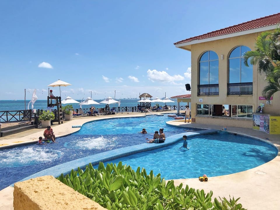 Swimming pool, Swimming pool