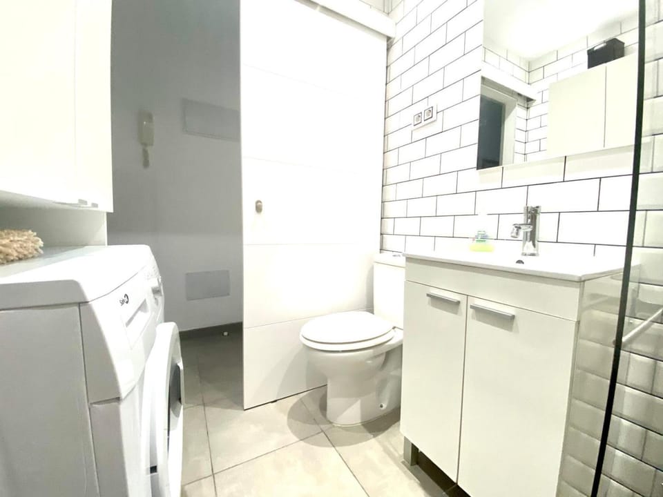 Bathroom, washing machine