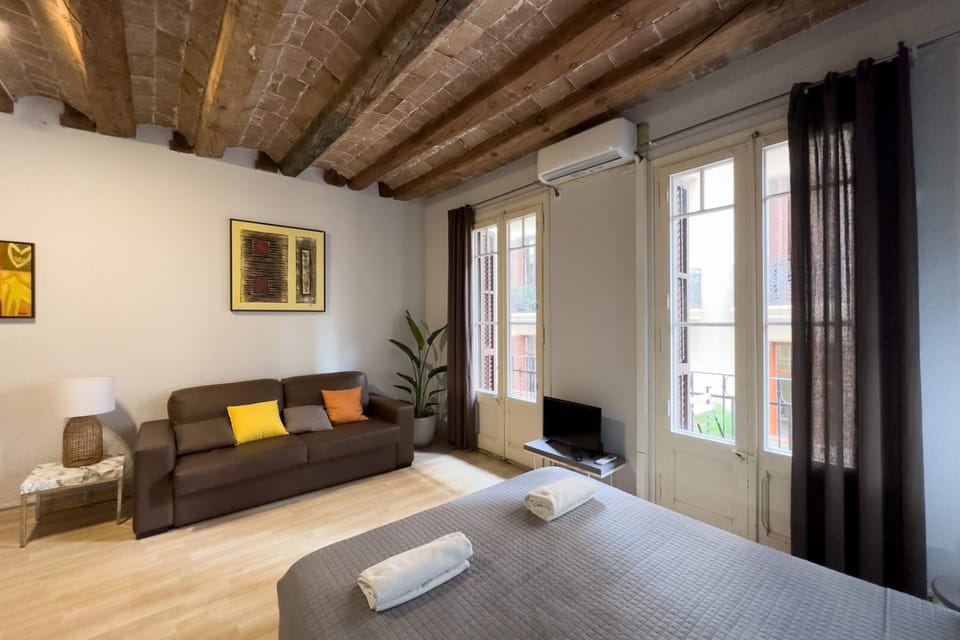 Bed, Living room, Seating area